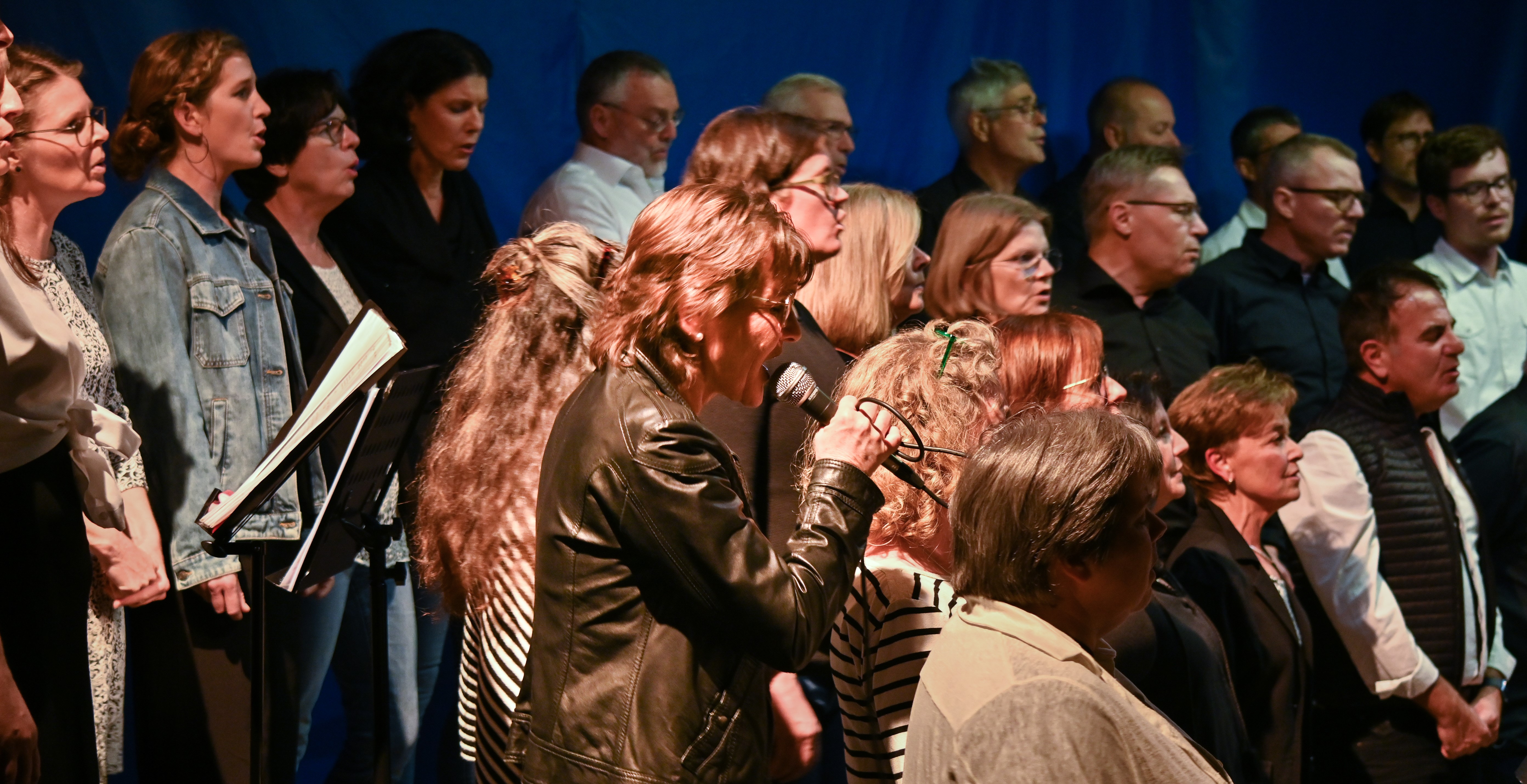 Cantamos – «Let the sunshine in»